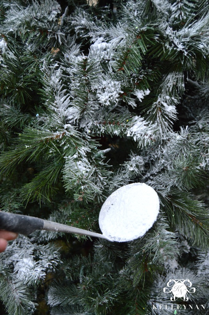 How to put fake snow on a Christmas tree- easy tutorial