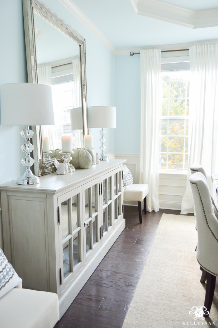 A Classic Blue and White Table for a Traditional Thanksgiving - Kelley Nan