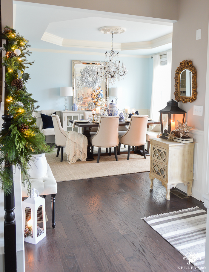 entry-and-dining-room-for-christmas