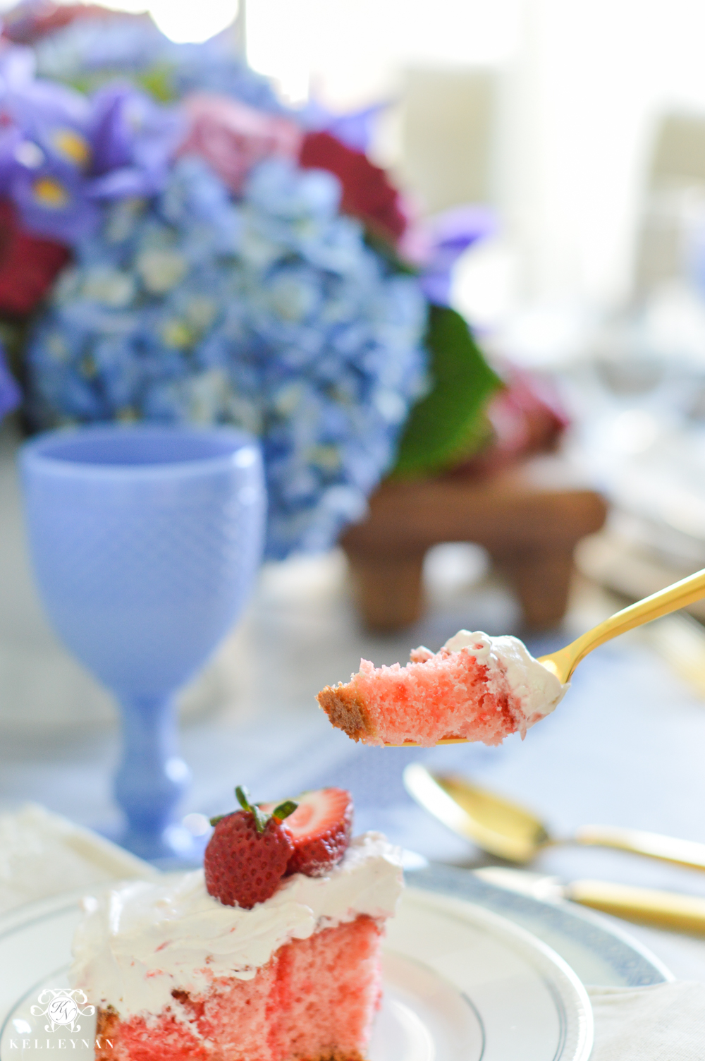 simple Strawberry cake recipe with cool whip and boxed mix