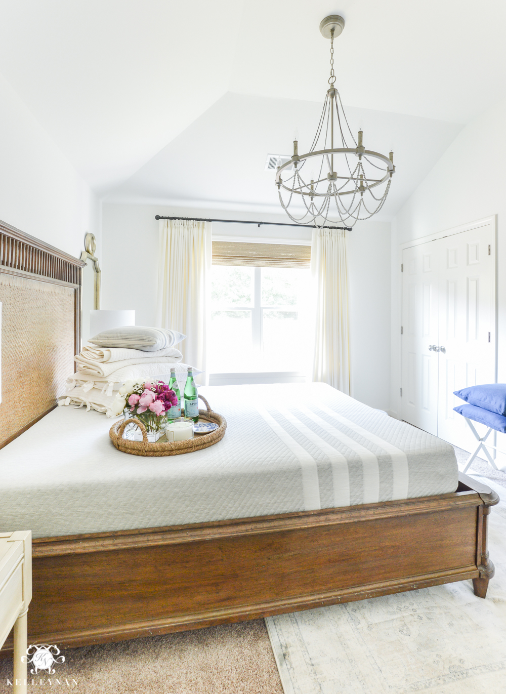 Guest Room Essentials- What every guest bedroom should have- leesa queen sized mattress