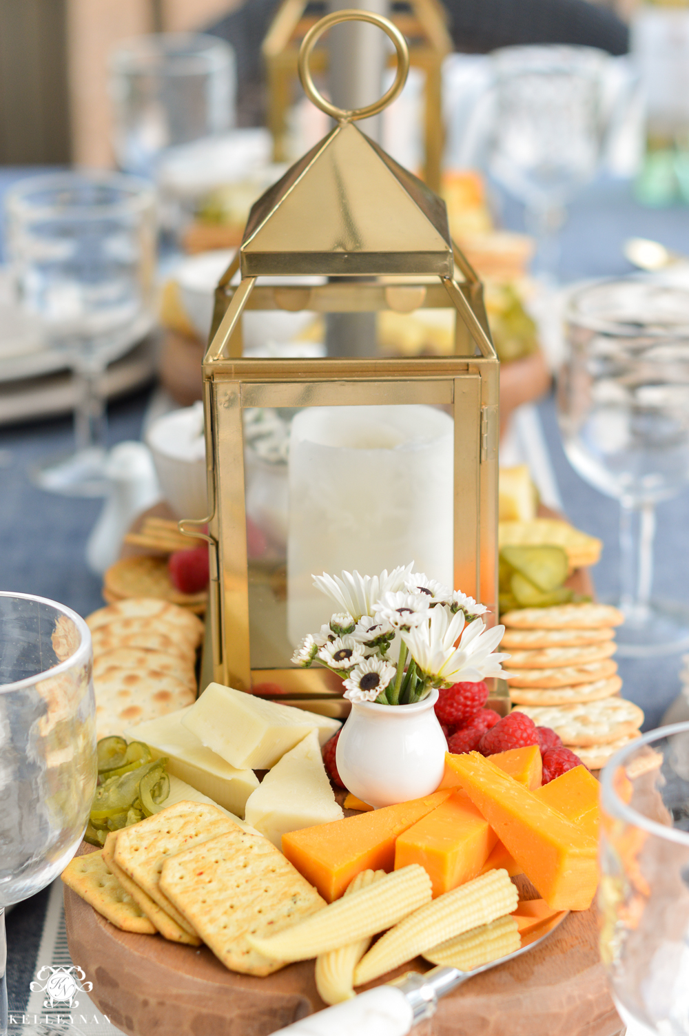 Outdoor Entertaining and Table Ideas with Cheese board appetizer centerpieces-how to build a cheese board