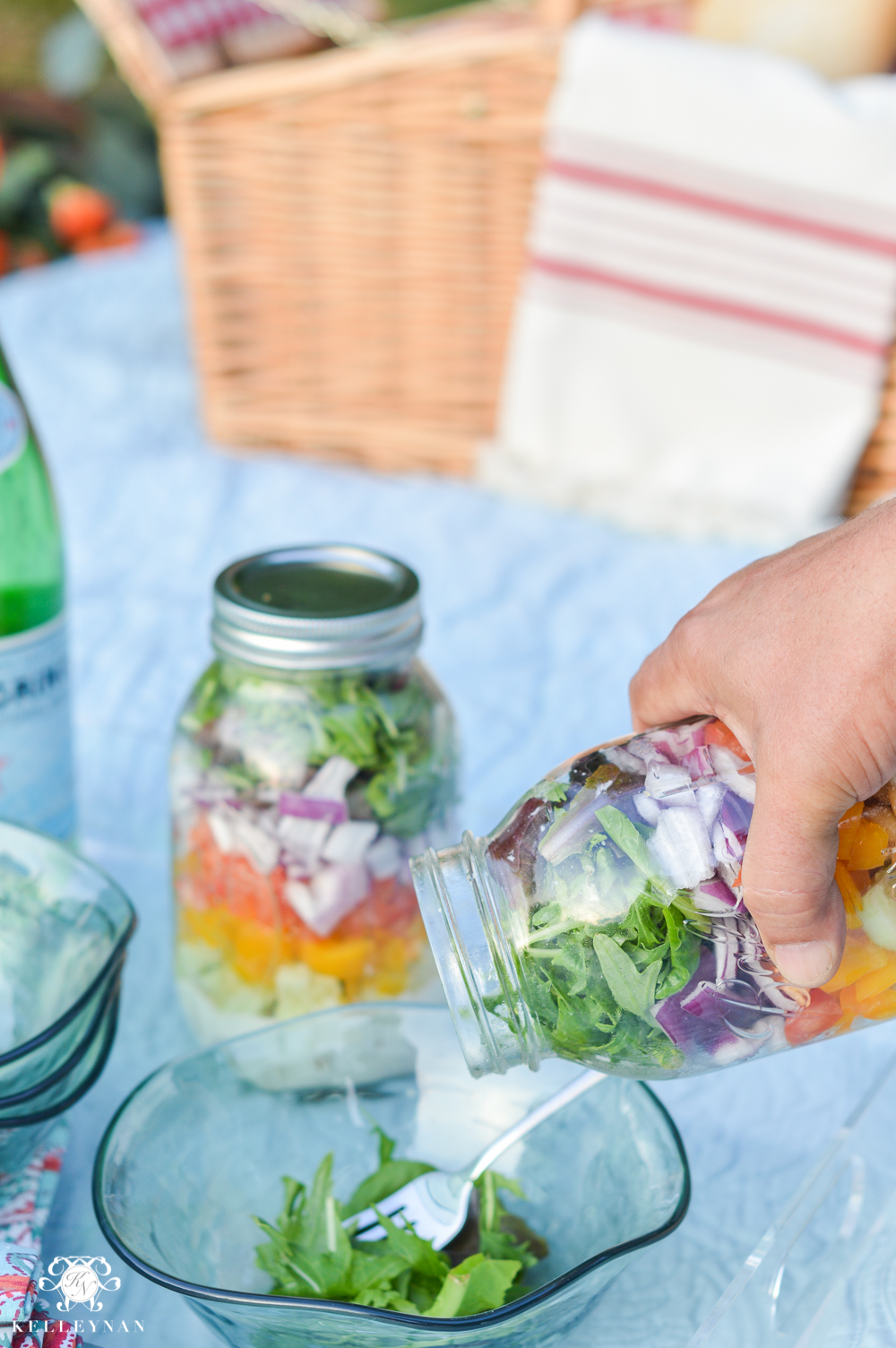 Picnic and Tailgate Ideas and Setup- jar salad how to