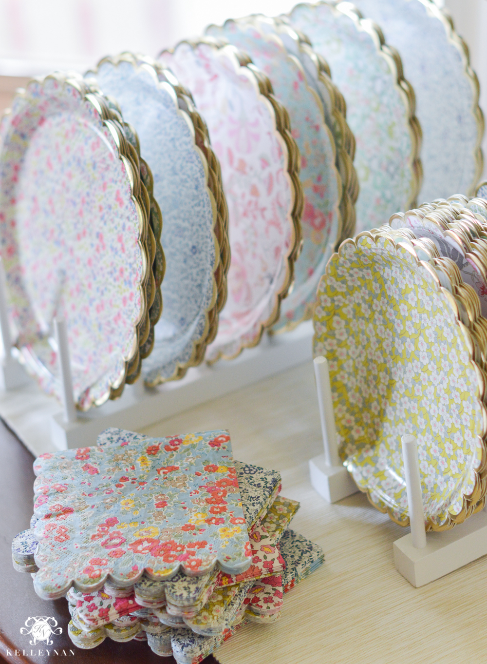 floral paper plates and napkins