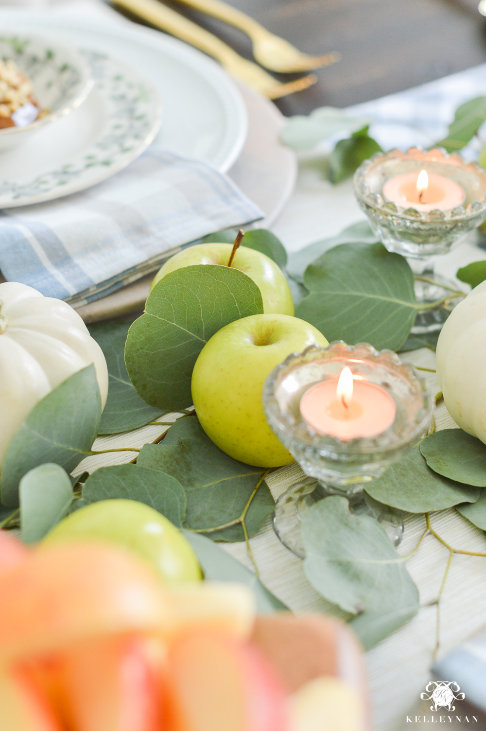 Fall Caramel Apple Table Place Setting Ideas- apple centerpiece