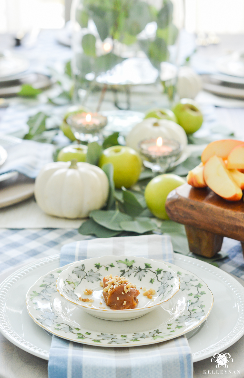 Fall Caramel Apple Table Place Setting Ideas- autumn place setting ideas