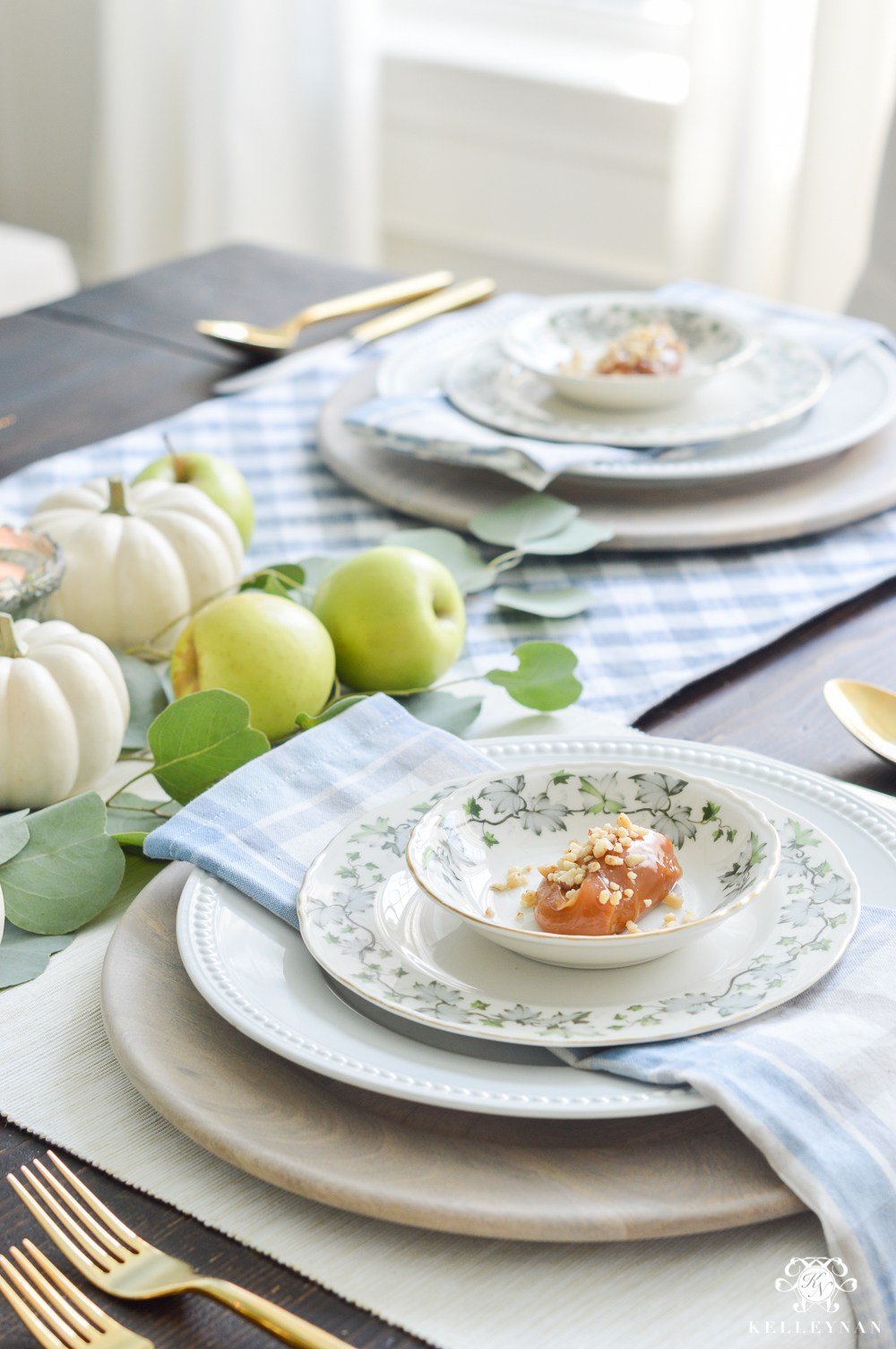 Fall Caramel Apple Table Place Setting Ideas- what to put on plate