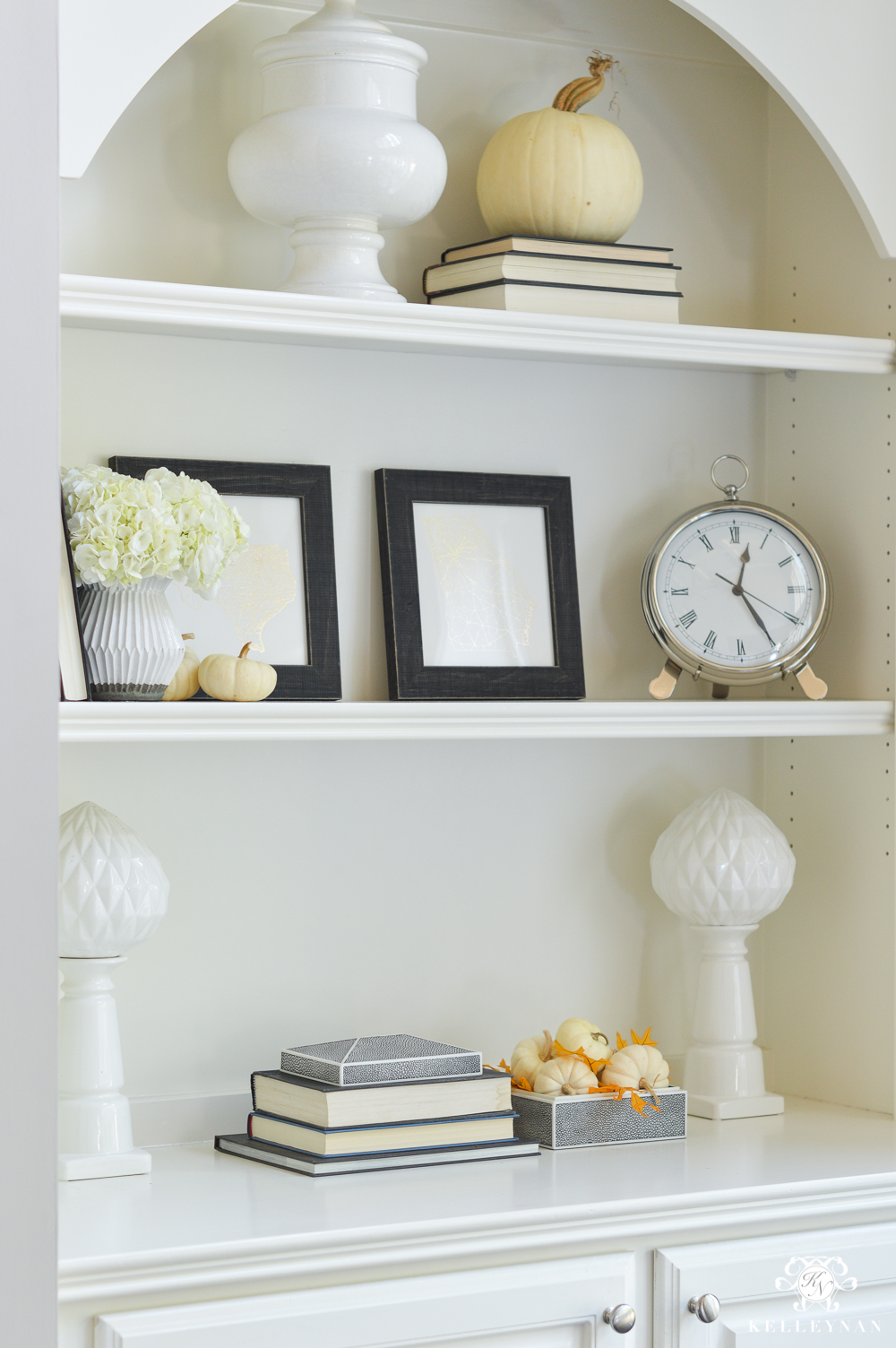 Bookcase styling tips for fall