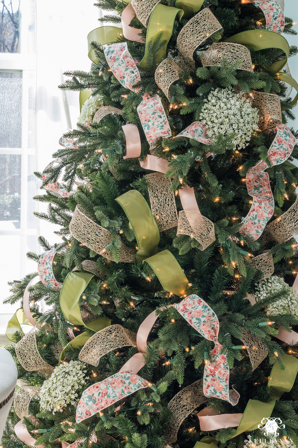 christmas tree decorations ideas with ribbon