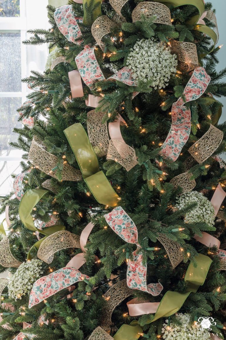 How to Decorate a Christmas Tree with Ribbon - Kelley Nan