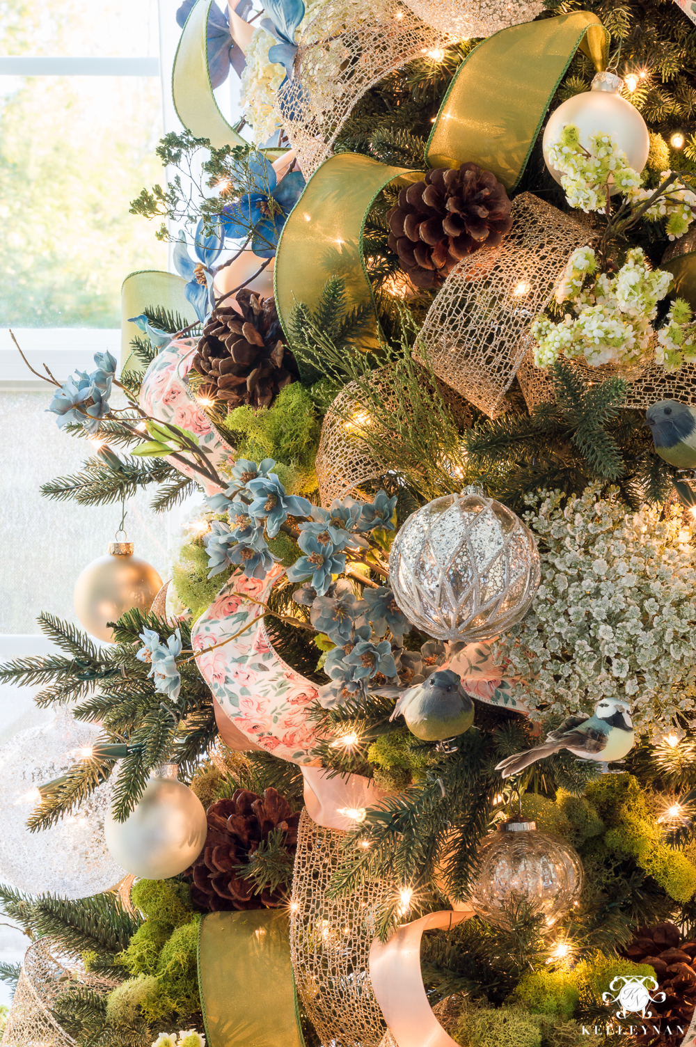 How to Decorate a Christmas Tree with Ribbon - Kelley Nan