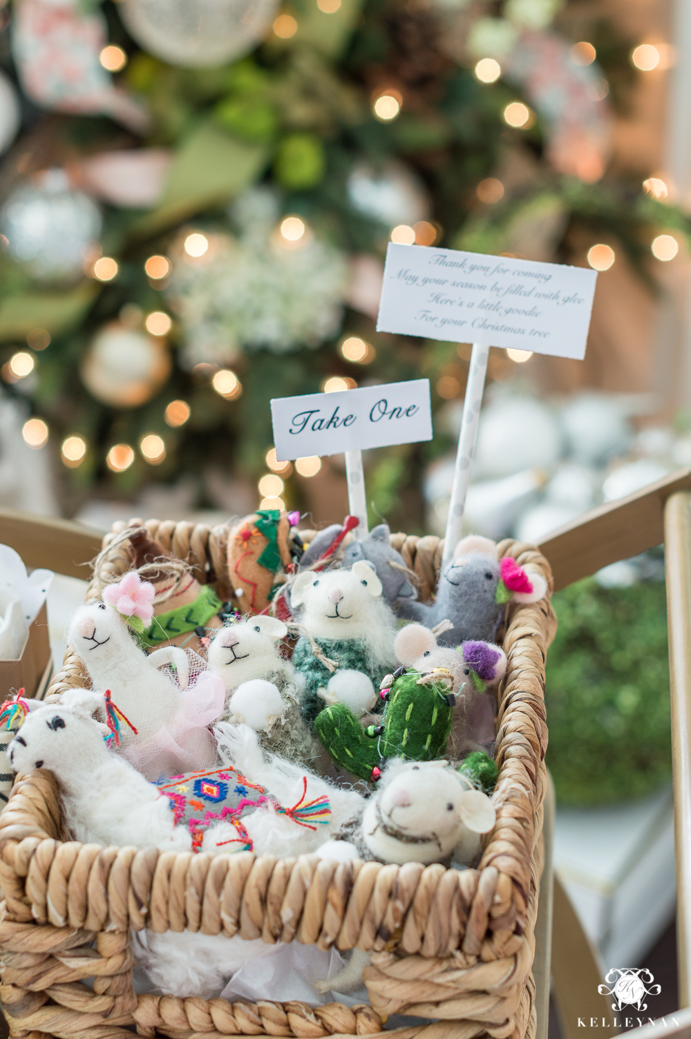 Felt mice ornaments for guest favors