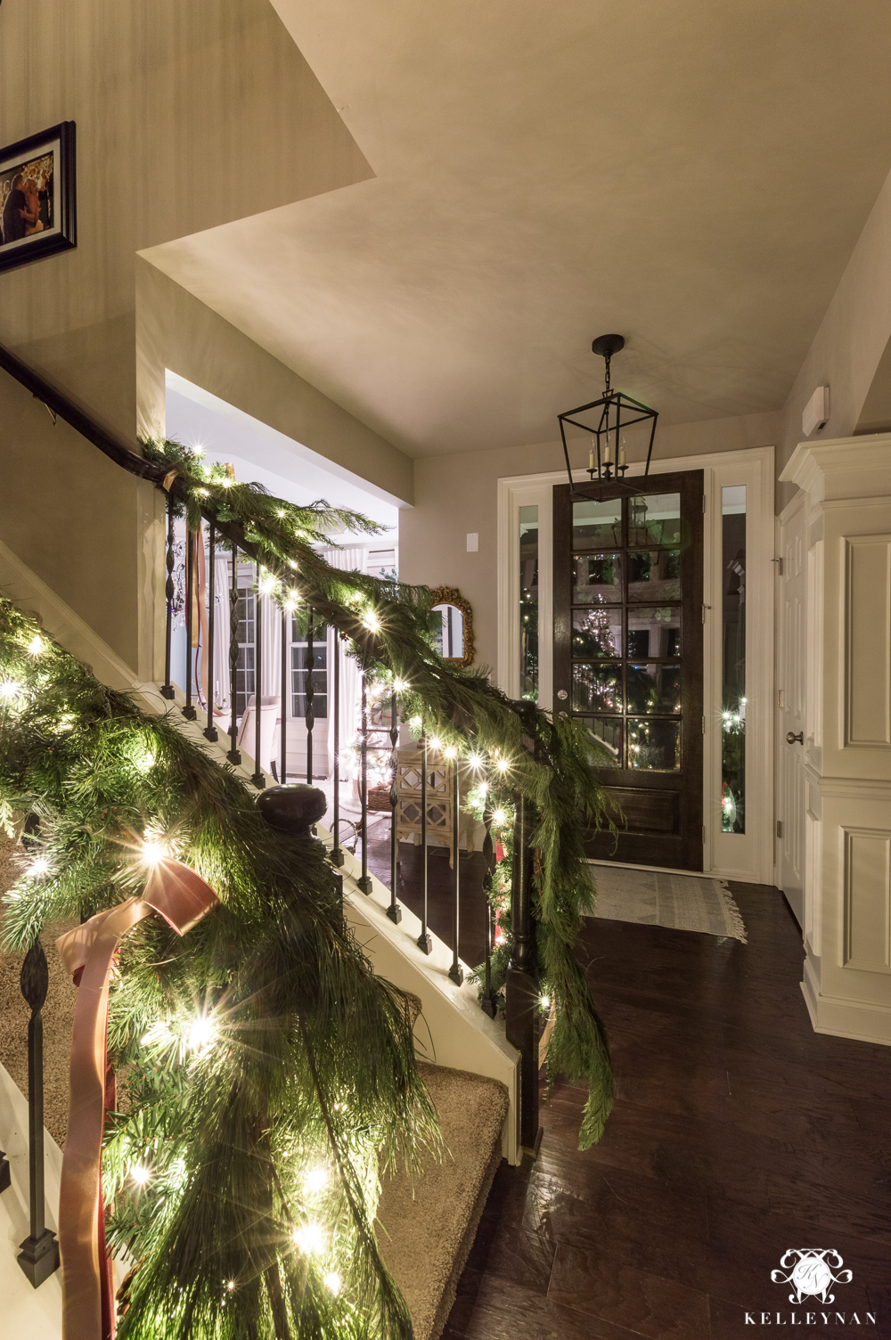 Christmas foyer with bannister garland