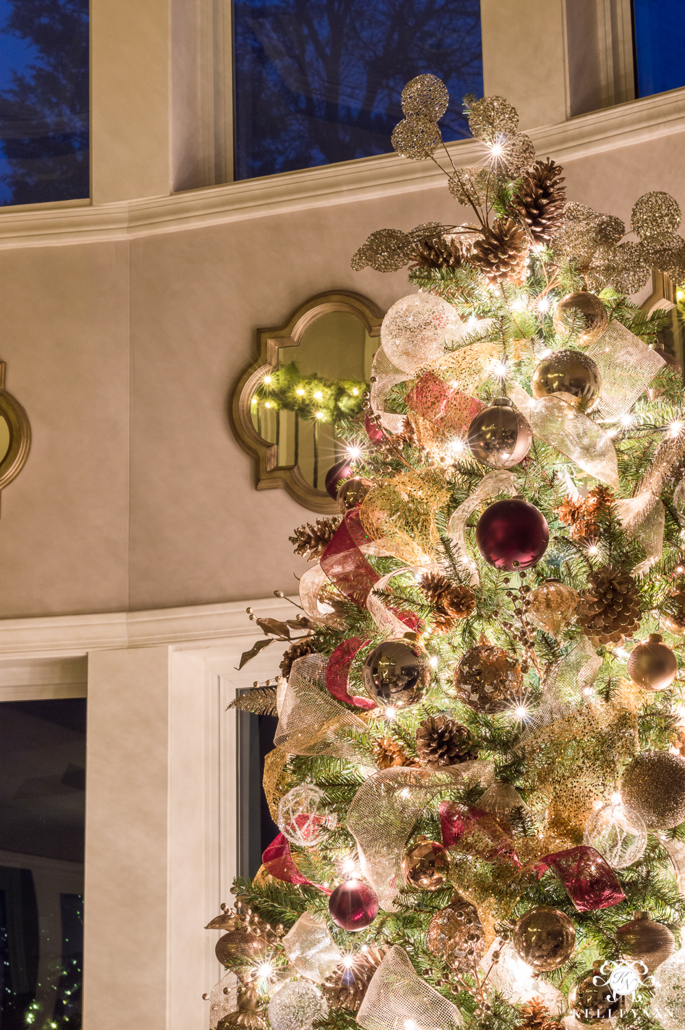 Red and white christmas tree topper