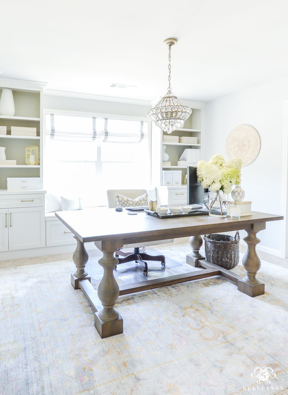 Using a dining room table as an office desk in your home office