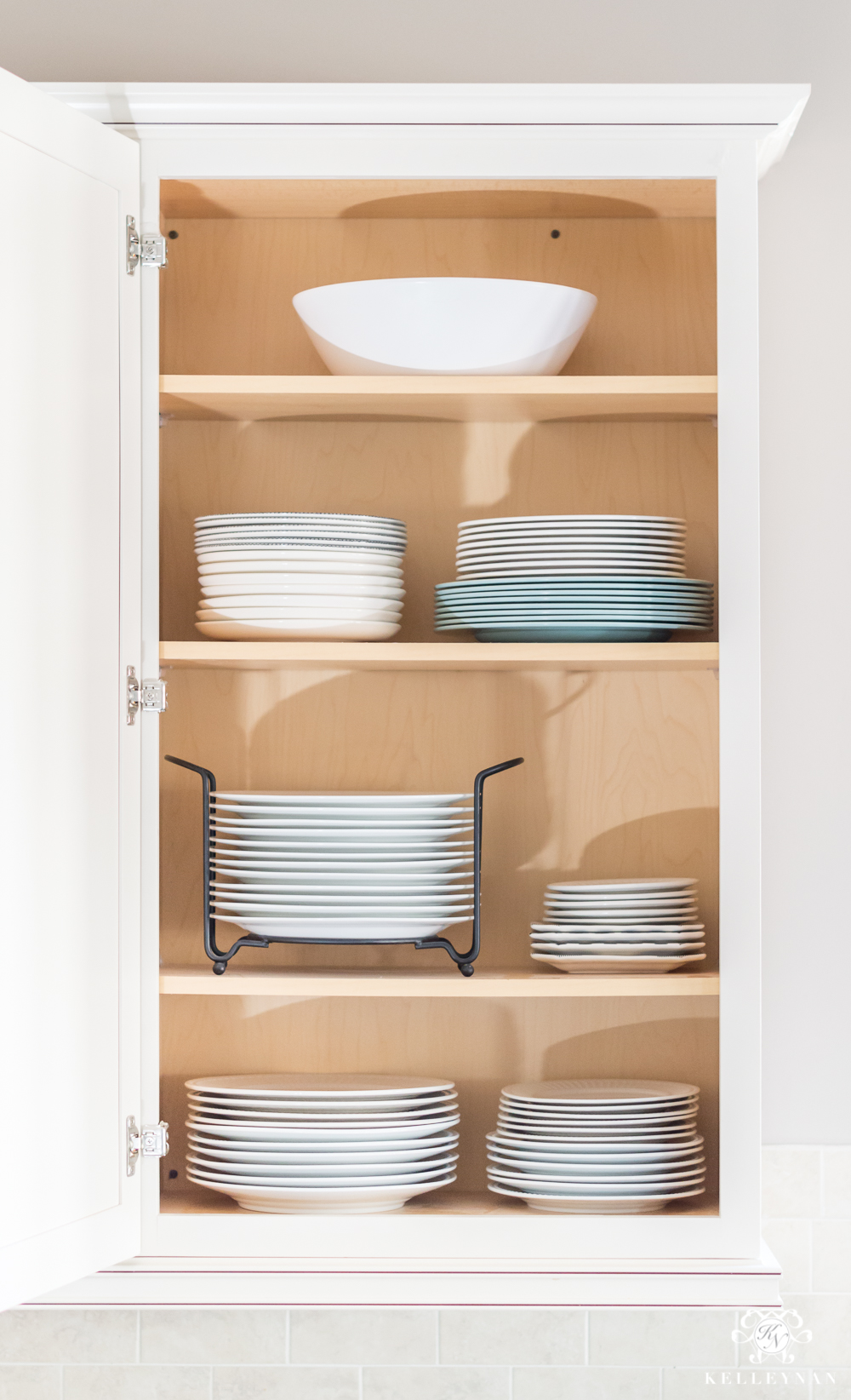 Cupboard best sale for plates