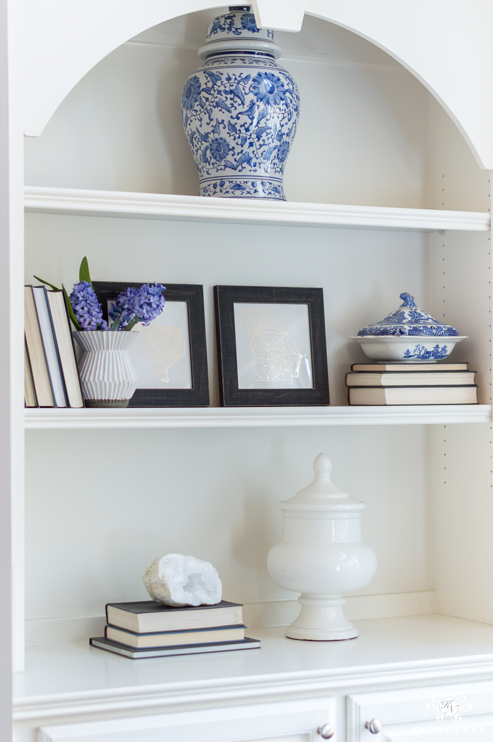 Blue and Neutral Shelf Styling Ideas and Inspo