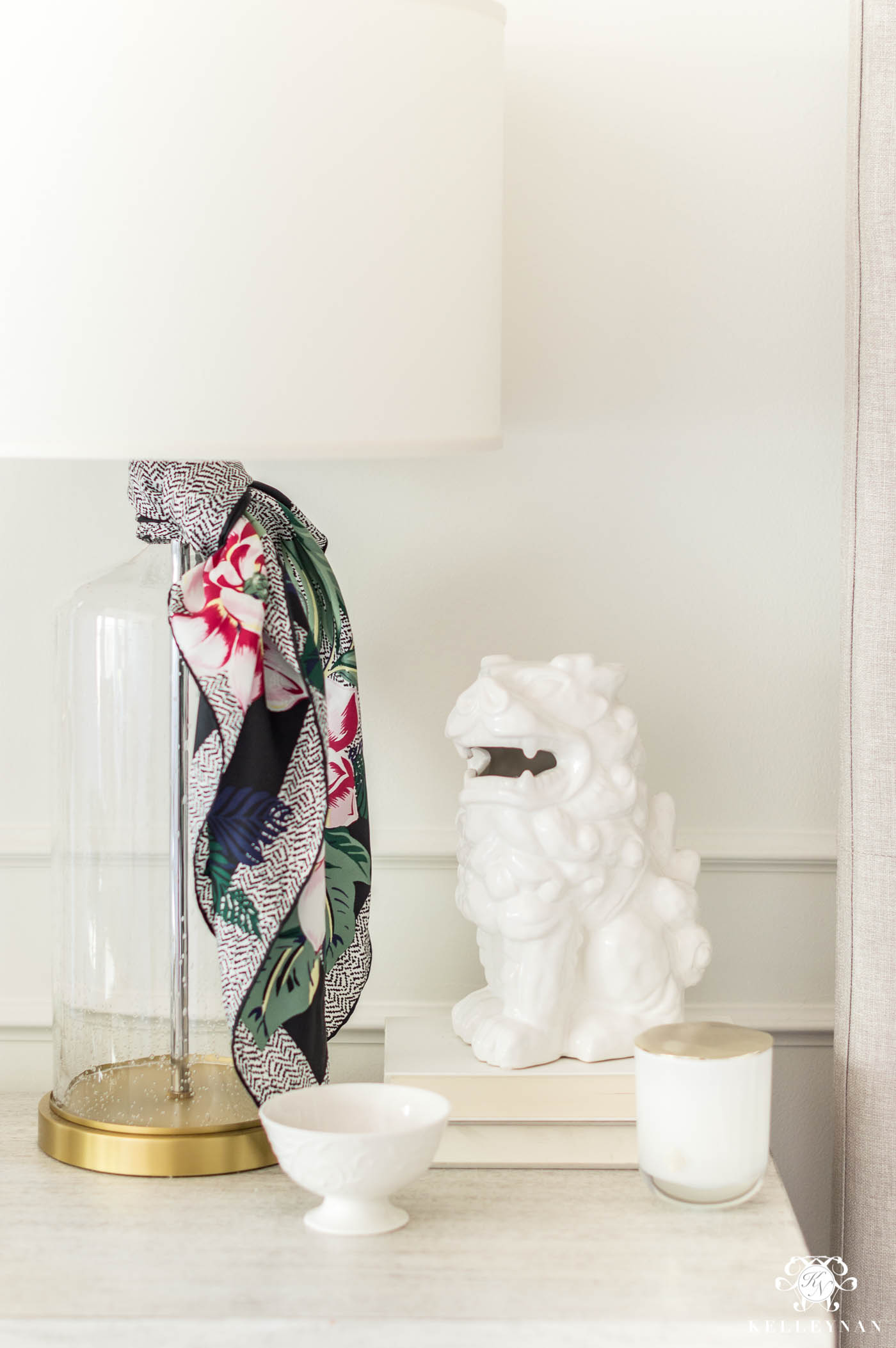 Scarves as lamp accessories in the bedroom