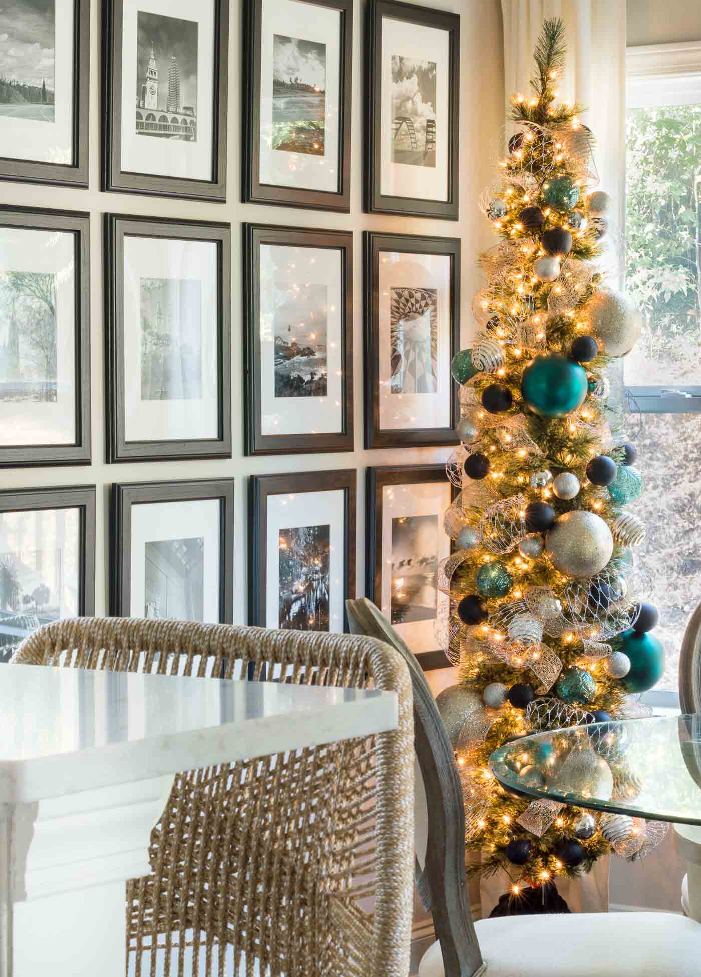 Modern Christmas Tree Decorating Ideas