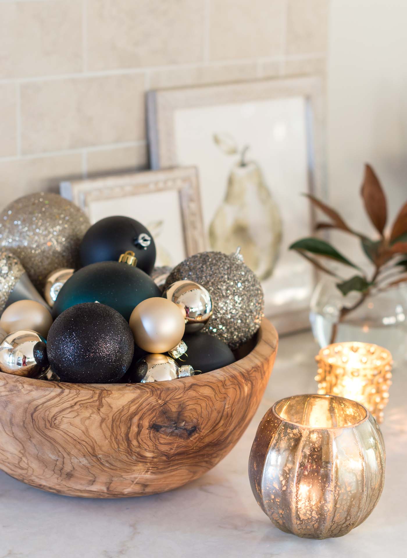 Simple Christmas kitchen decorations