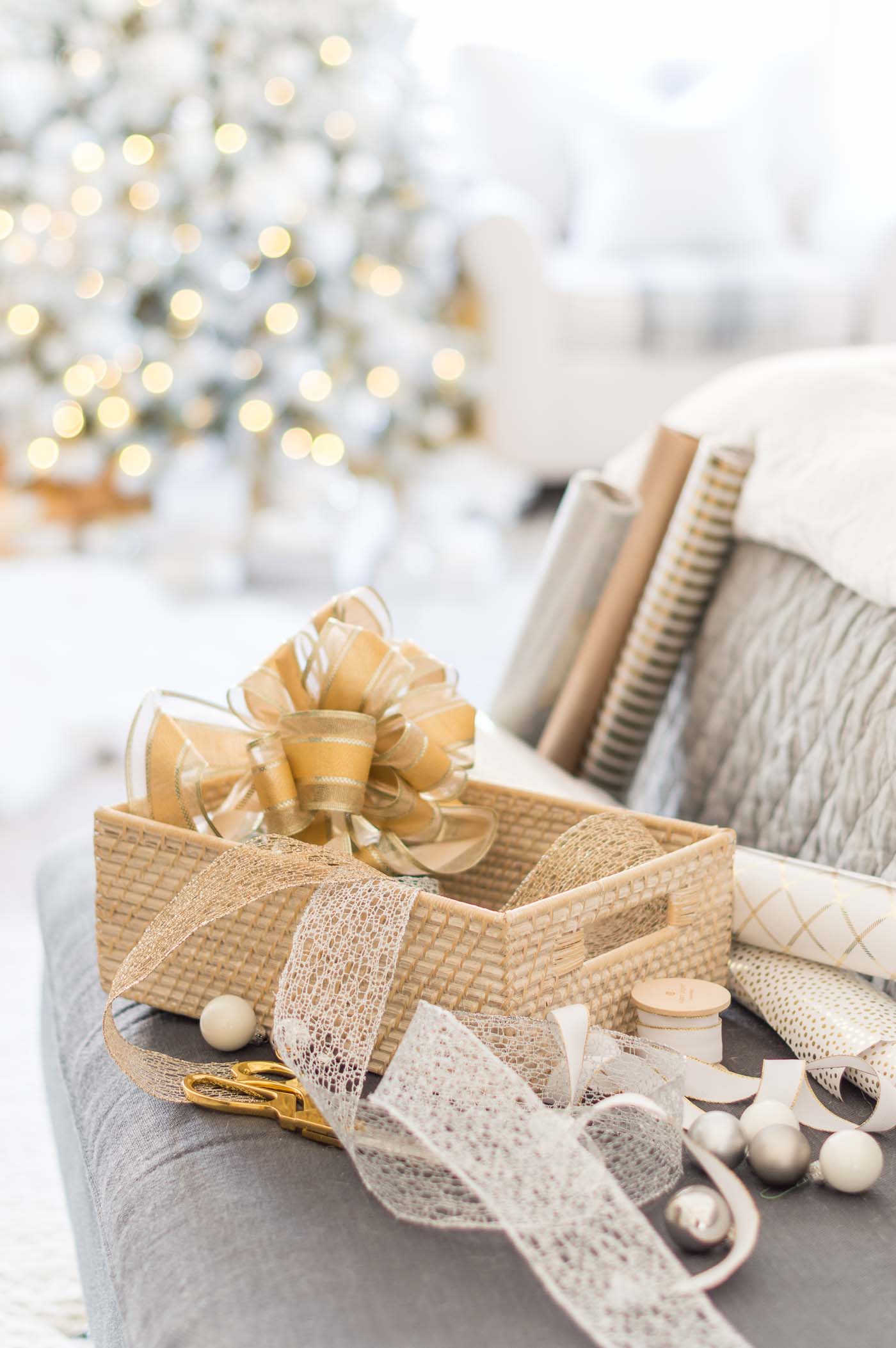 Gold and white gift wrapping color scheme and paper