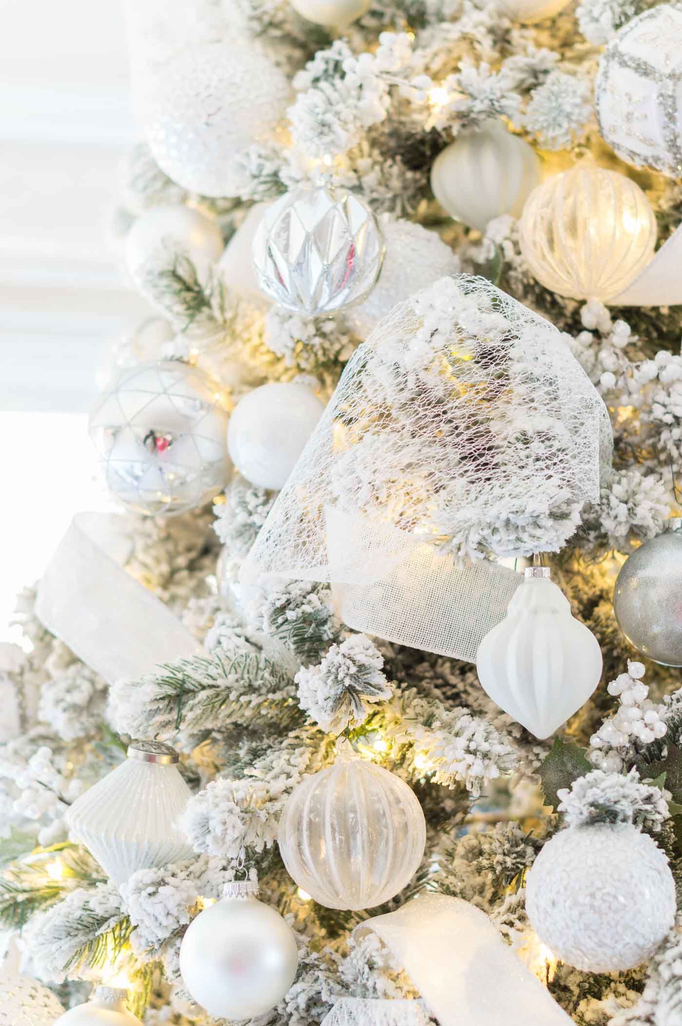 White Christmas tree decorating ideas