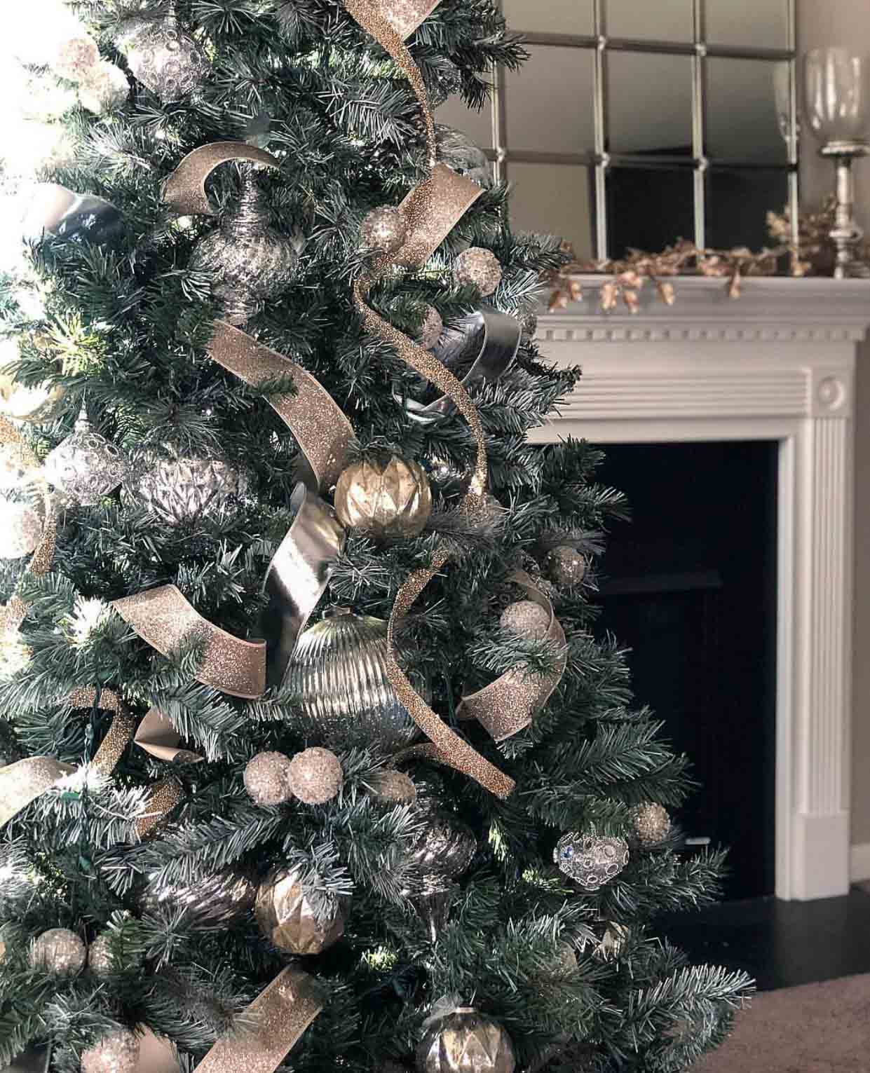 50 Christmas Tree Ideas with Different Themes and Colors