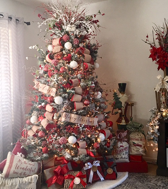 50 Christmas Tree Ideas with Different Themes and Colors