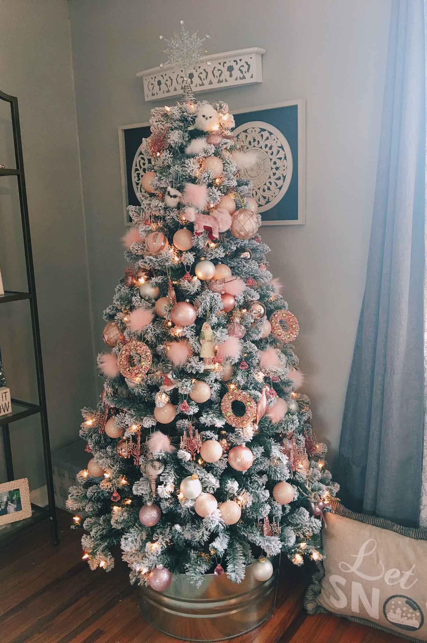 50 Christmas Tree Ideas with Different Themes and Colors