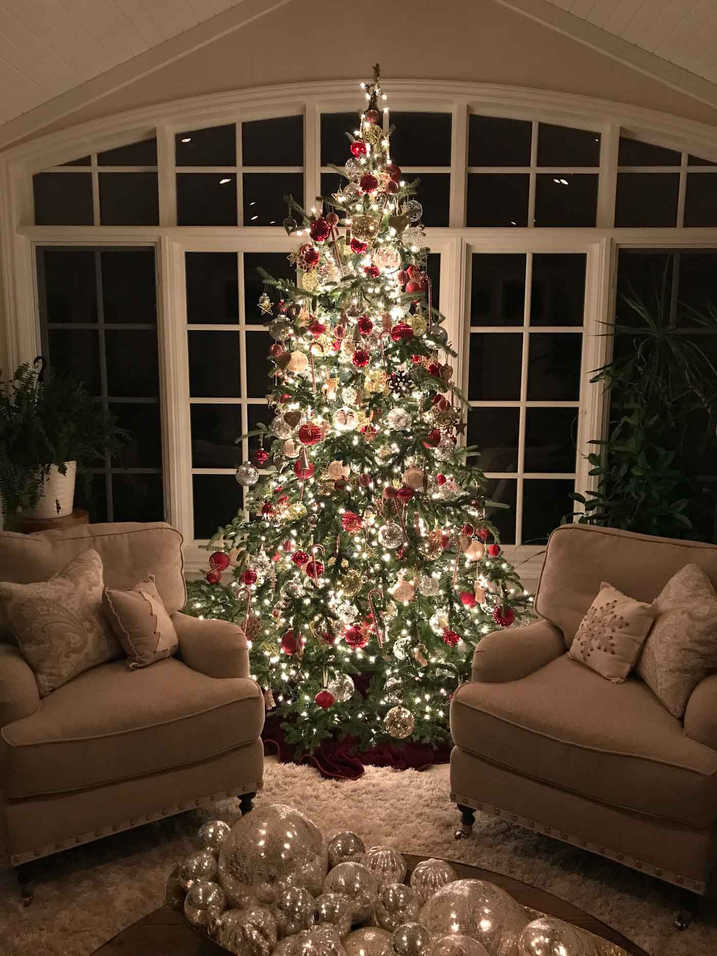 50 Christmas Tree Ideas with Different Themes and Colors