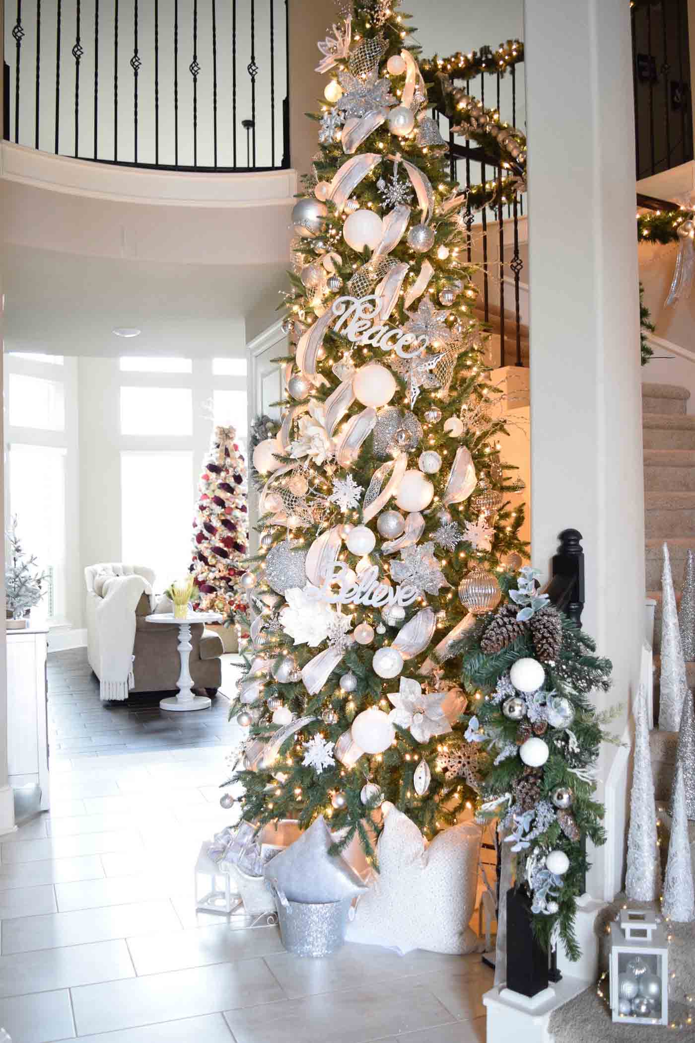 50 Christmas Tree Ideas with Different Themes and Colors