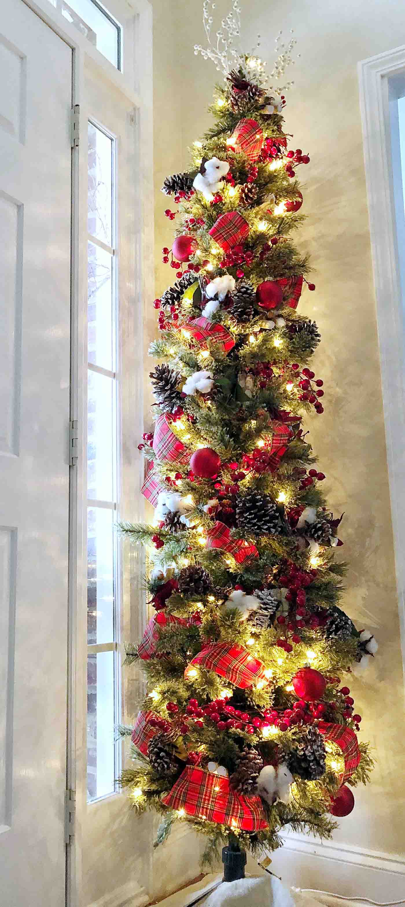 50 Christmas Tree Ideas with Different Themes and Colors