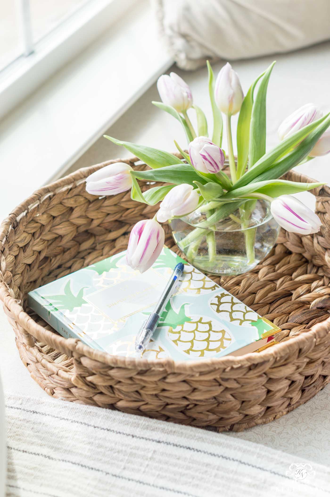 42 Home Office Décor Ideas To Bring Spring To Your Workspace