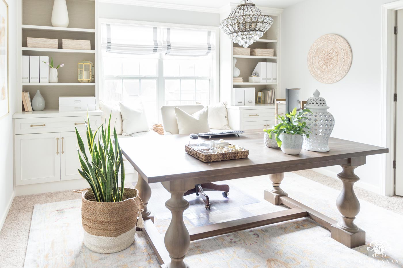 42 Home Office Décor Ideas To Bring Spring To Your Workspace