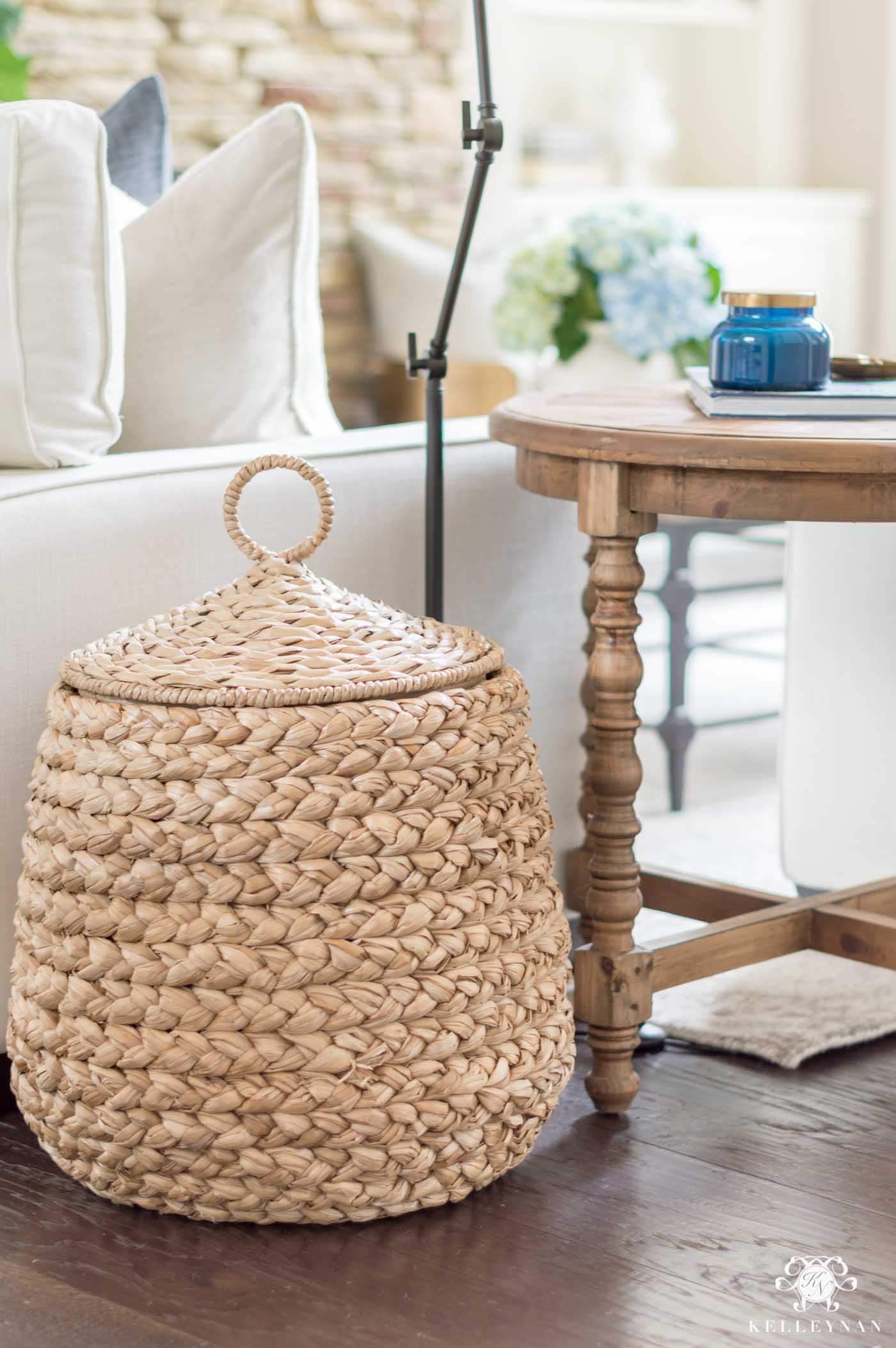 Basket and baby toy storage ideas in the living room