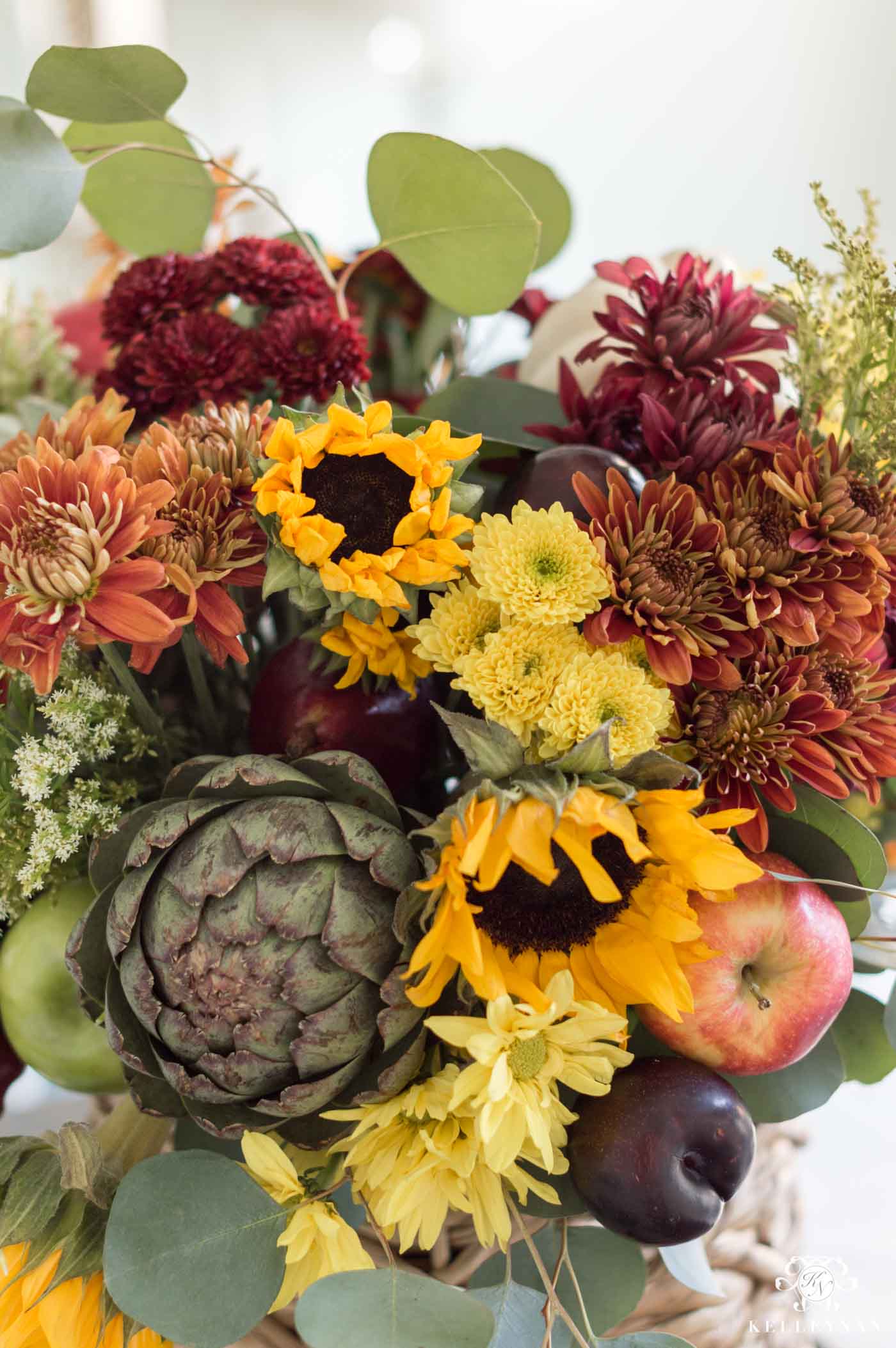 How to Arrange the Perfect Centerpiece for Fall