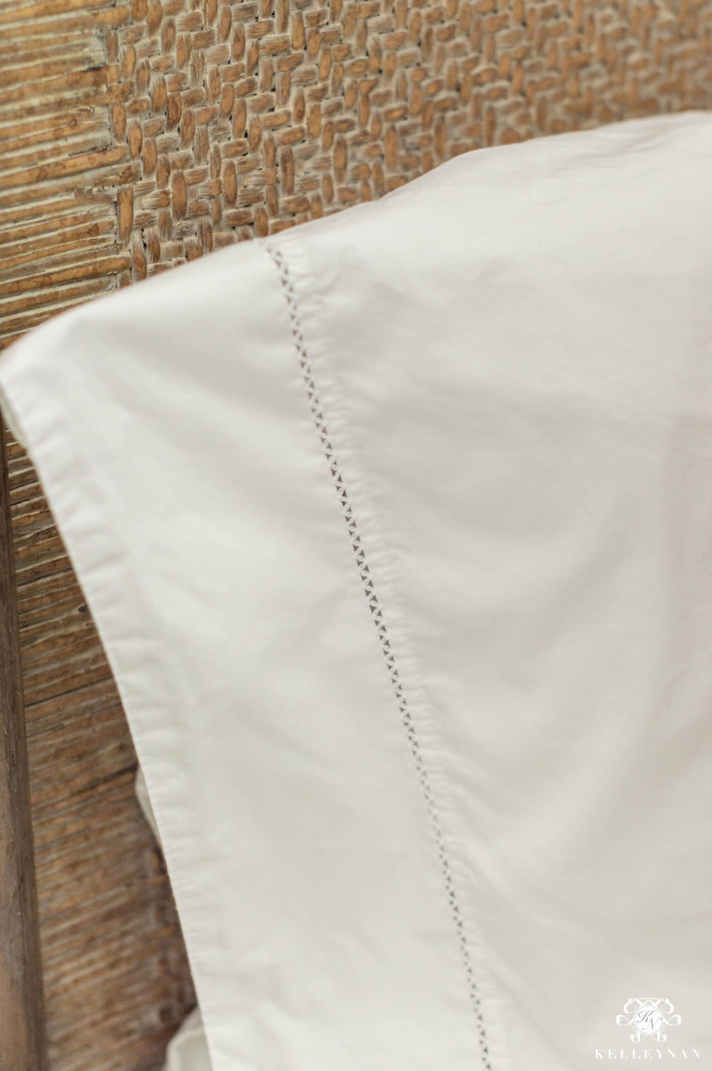 https://kelleynan.com/wp-content/uploads/2019/09/WHITE-SATEEN-SHEETS.jpg