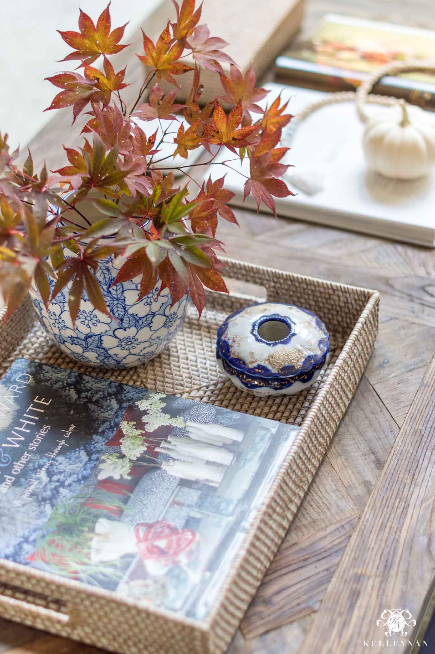 Fall coffee table details 