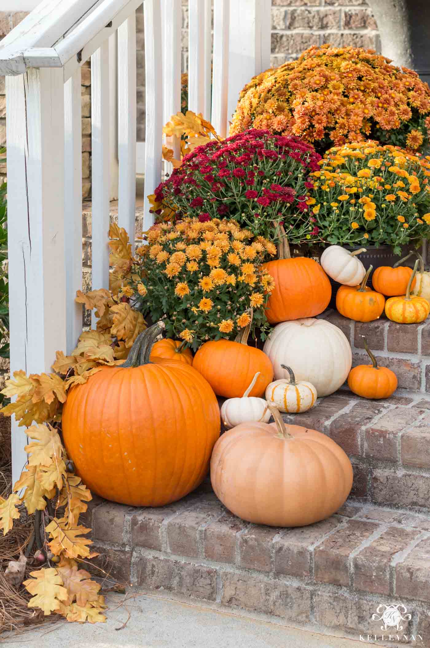 Fall decorating ideas for the front porch steps