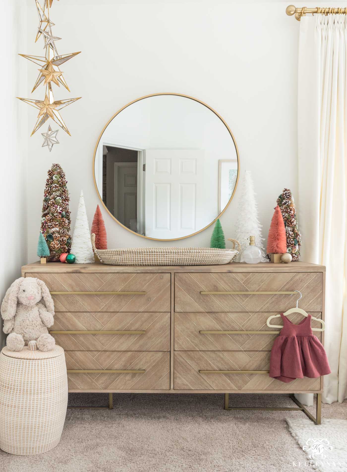 Christmas Decor and Nursery Ideas for the Changing Table