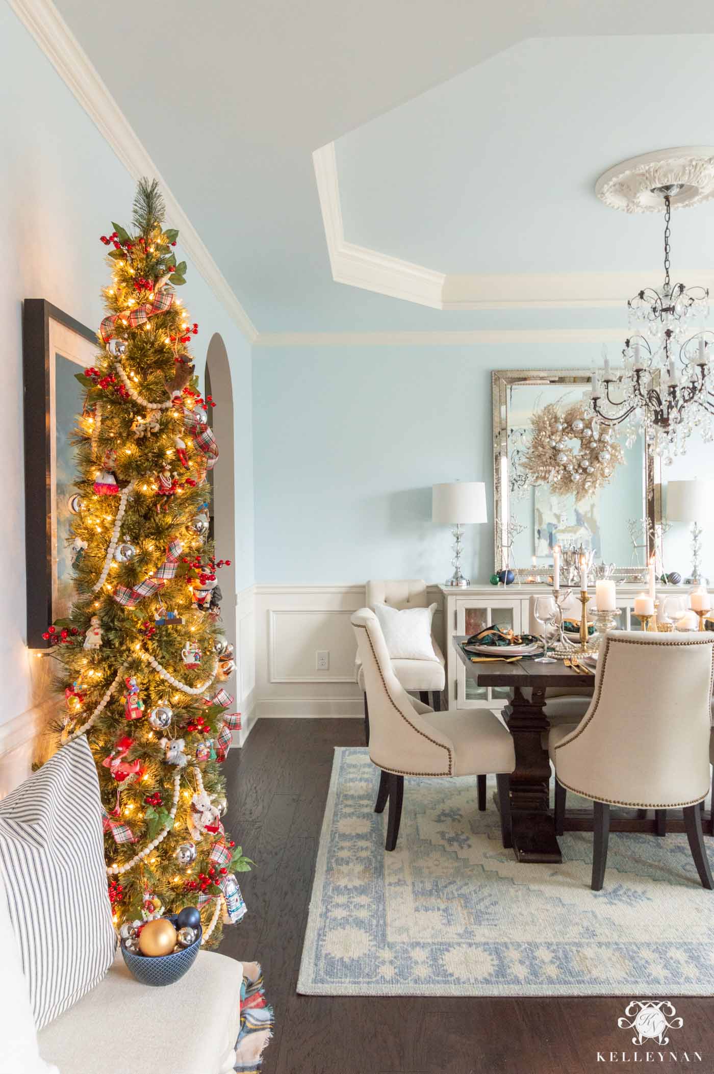 Nostalgia Christmas Tree with Family Ornaments
