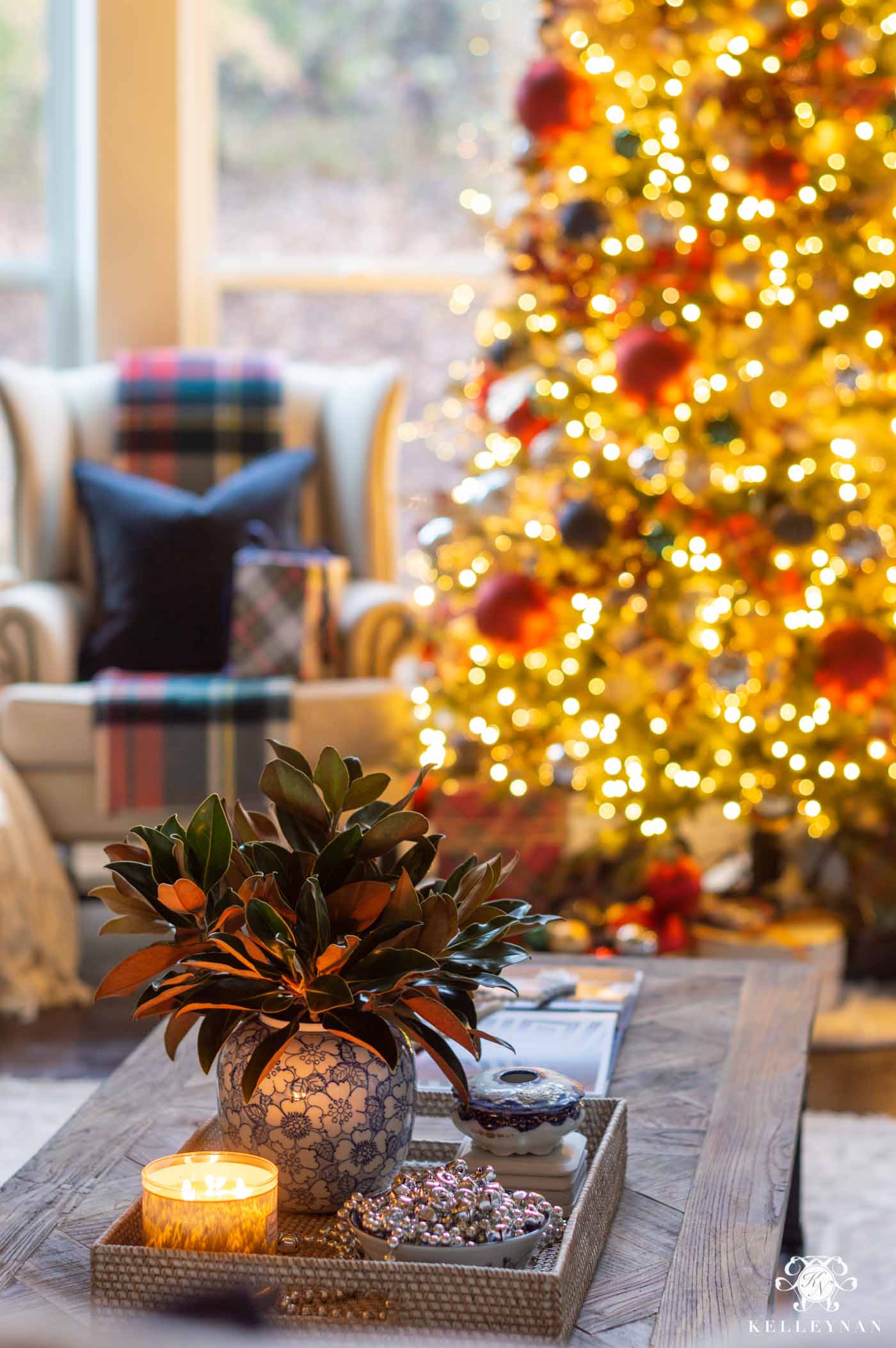 Simple Christmas Coffee Table Decor