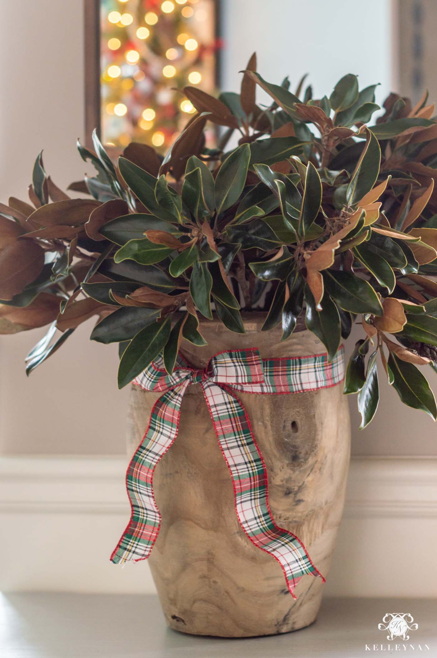 Easy Christmas Centerpiece Arrangement Idea