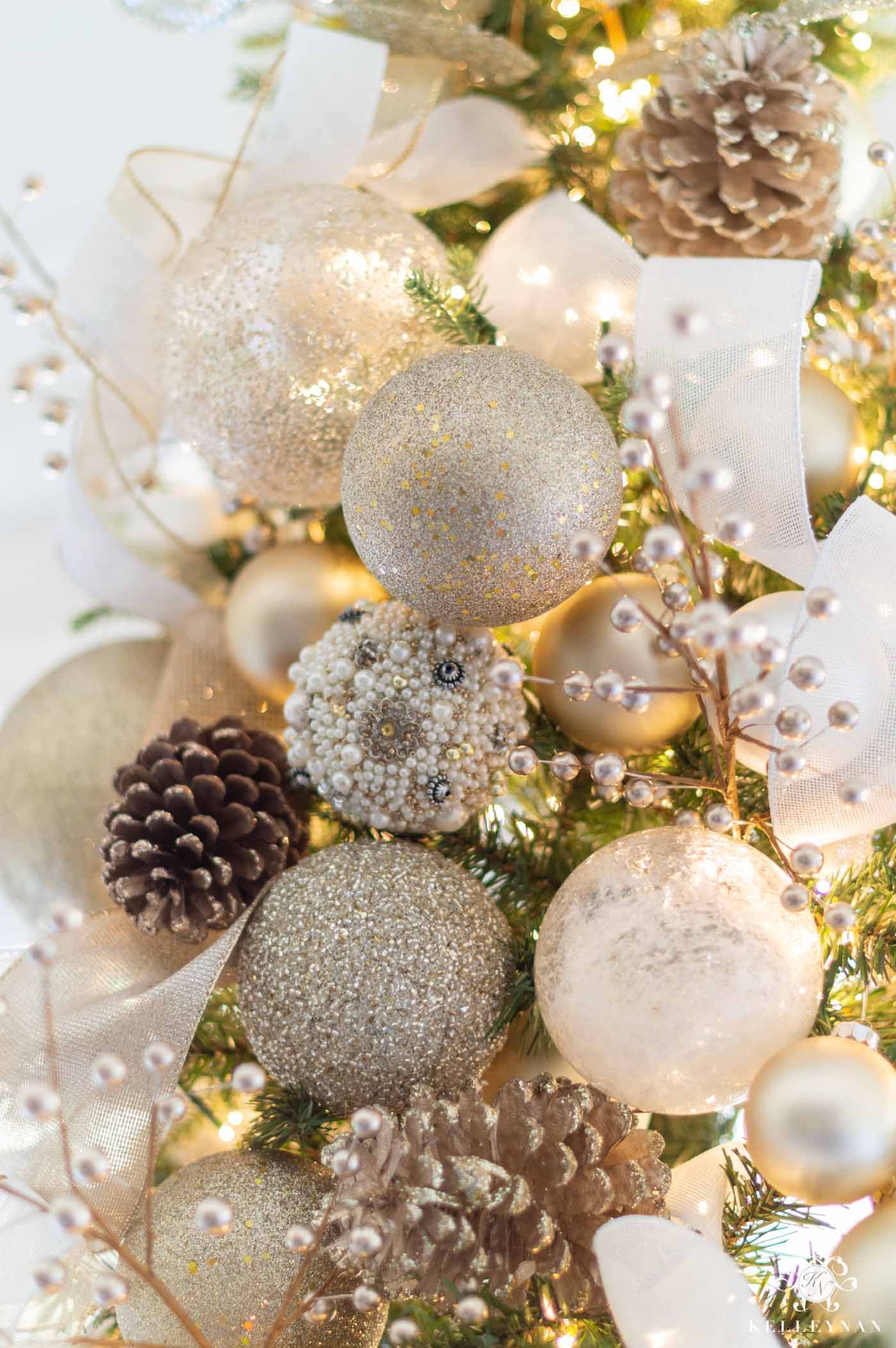 White and Champagne Gold Christmas Tree Decor