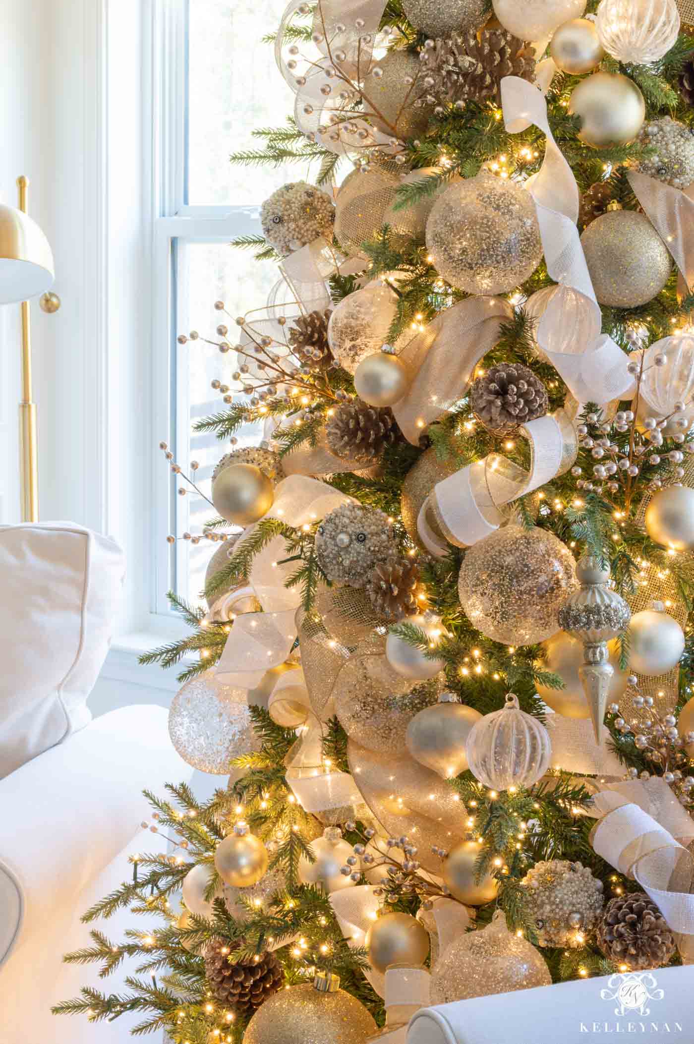 White and Gold Christmas Tree