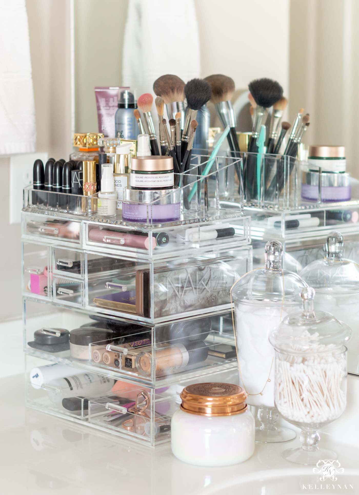 20 Brilliant Bathroom Cabinet Organizing Ideas