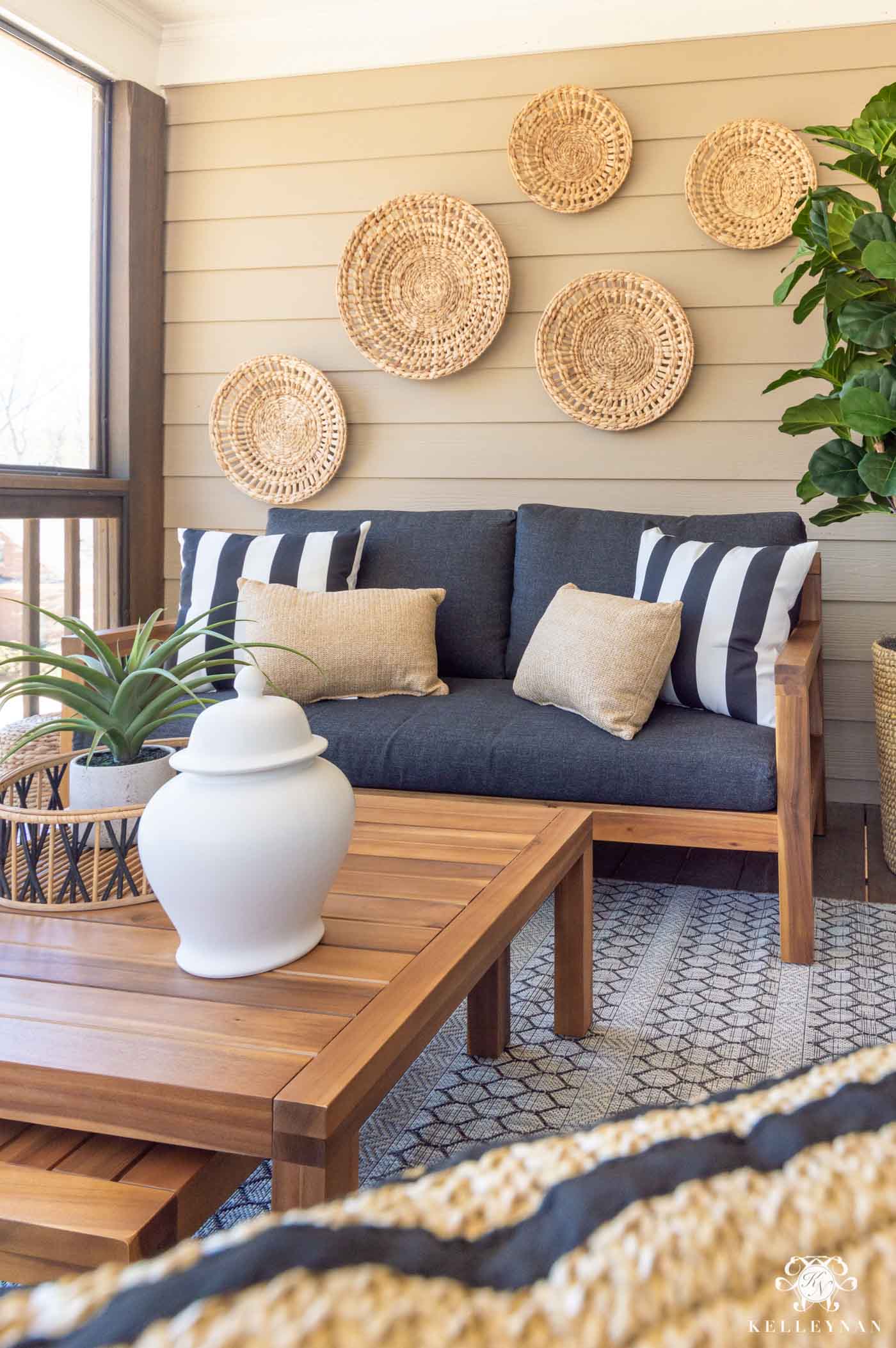 Outdoor Living and Cozy Decorating Ideas