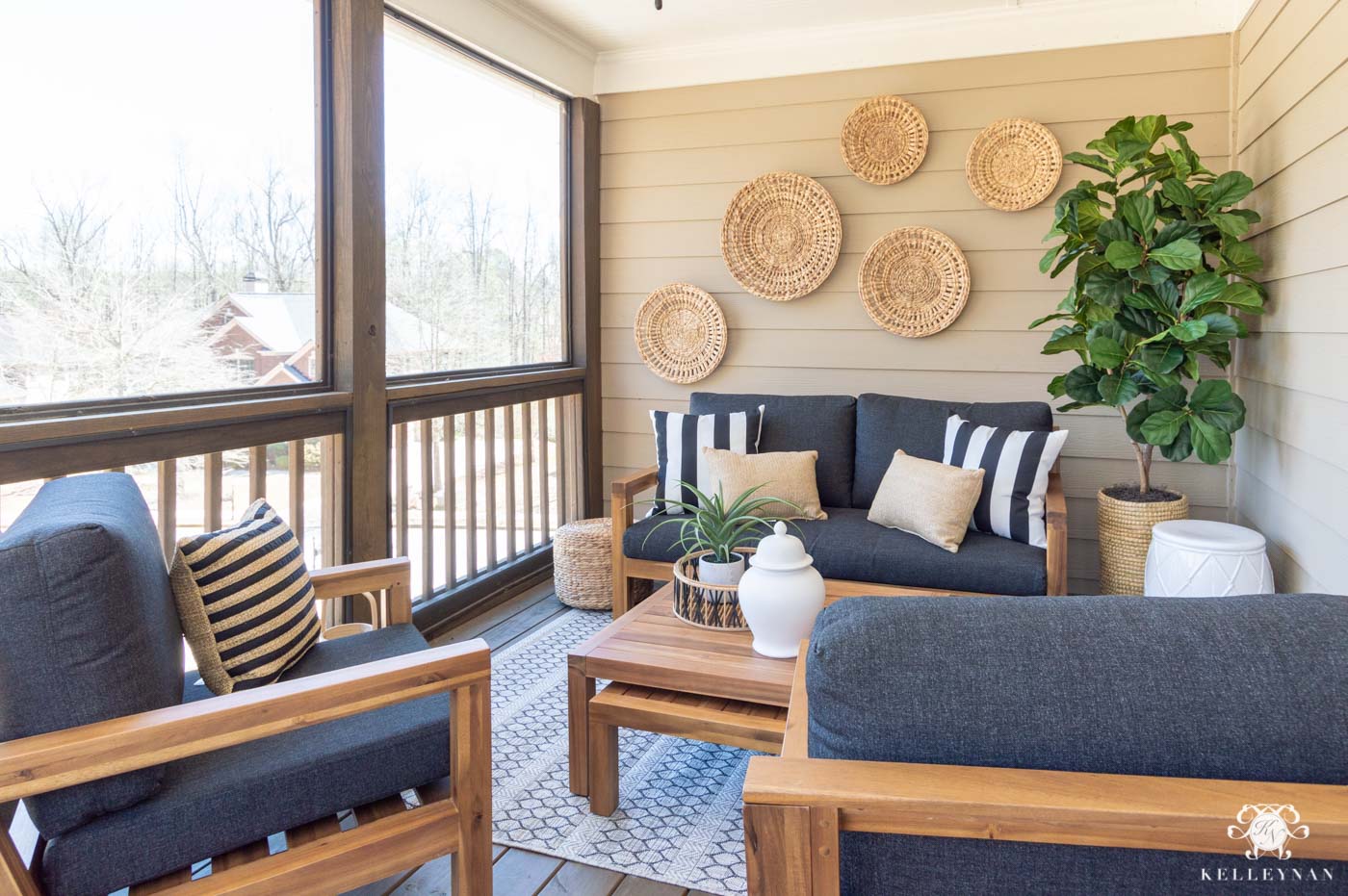 How to Make a Screened In Porch Cozy with Outdoor Decor