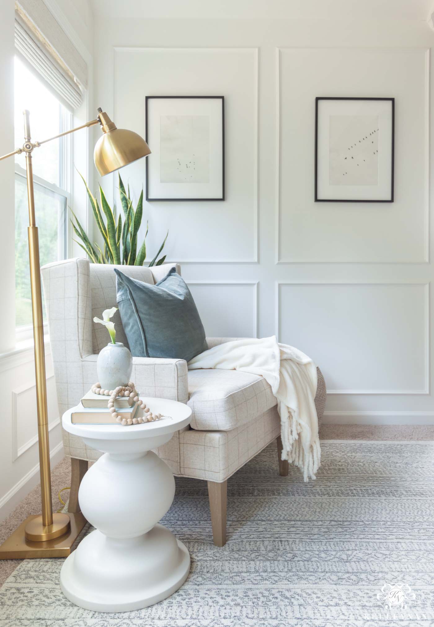 Simply White by Benjamin Moore Family Room