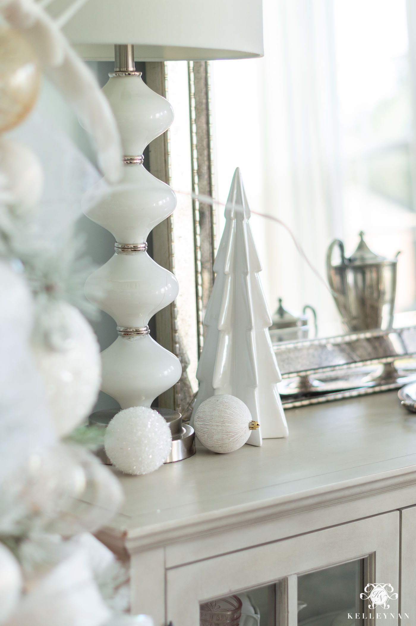 Simple White Christmas Decor in the Dining Room